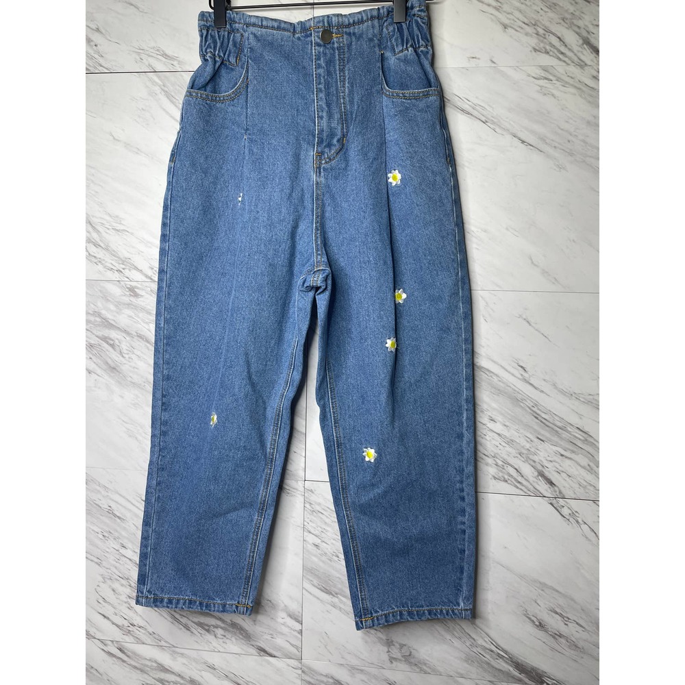 Dazy Blue Jeans with floral  high waist embroidery - Size S